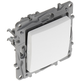 LEGRAND LE-764504 Niloe 10A Cross Switch