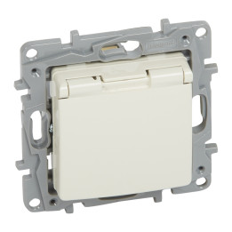 2P+E German std socket outlet Niloe -with shut. -flap cover -screw term. -ivory