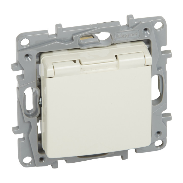 2P+E German std socket outlet Niloe -with shut. -flap cover -screw term. -ivory
