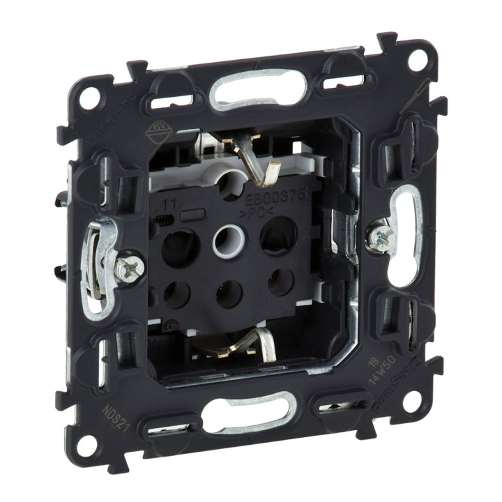 2P+E socket with shutters Valena InMatic -screw terminals -German std-16A-250V