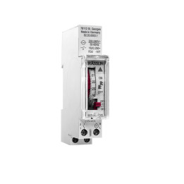 DIN-rail timer with one channel and daily program, quartz drive, analogue