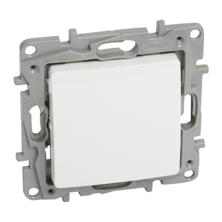 Intermediate switch Niloe - 10 AX - 250 V - automatic terminals - white