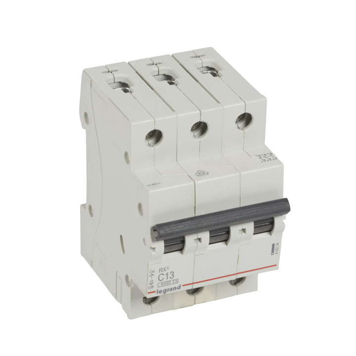 MCB RX 6000 - 3P - 400V - 13 A - Courbe C - jeu de barres d'alimentation type broches/fourchettes