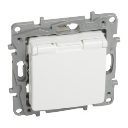 2P+E German std socket outlet Niloe -with shut. -flap cover -screw term. -white