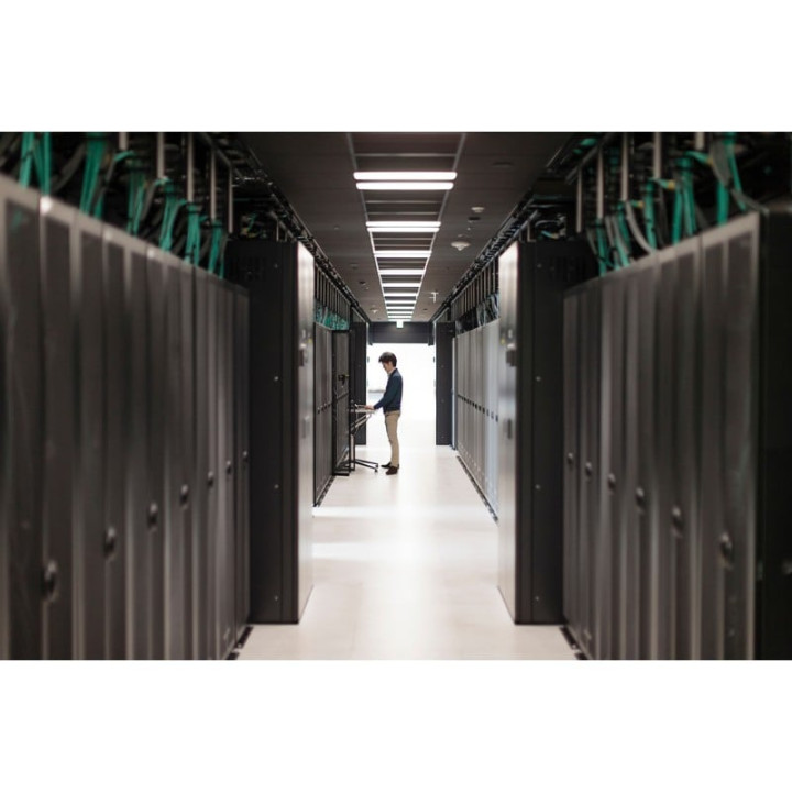 HPE Aruba Networking AP-ANT-MNT-U Универсальный регулируемый кронштейн для антенны AZ/EL для установки на столб/стену